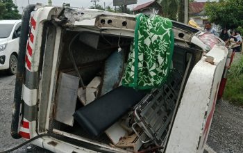 Bawa Jenazah ke Rumah Duka, Ambulans RSU Putri Bidadari Kecelakaan di Gebang