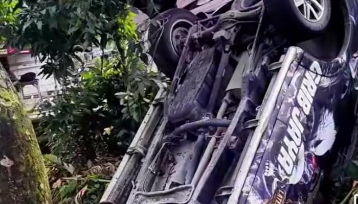 Mobil Berlogo Ormas Masuk Parit di Bahorok, Pengemudi Tak Lagi Berada di Lokasi