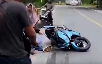 Motor Terjatuh Saat Menyalip Truk Tangki di Brandan Langkat, Dua Orang Terluka