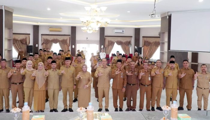 Tiorita Lantik 42 Pejabat Fungsional di Langkat, Tekankan Integritas dan Kompetensi Digital