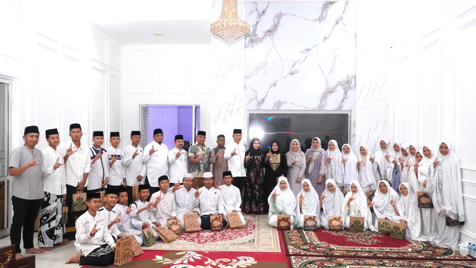 Tiorita bersama Santri