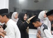 Tutup Pengajian 20 Hari, Plt Bupati Langkat Tiorita Minta Doa Para Santri