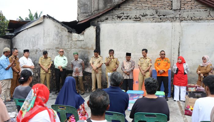 Wali Kota Binjai Tinjau Korban Kebakaran, Tawarkan Rusun untuk Tempat Tinggal Sementara