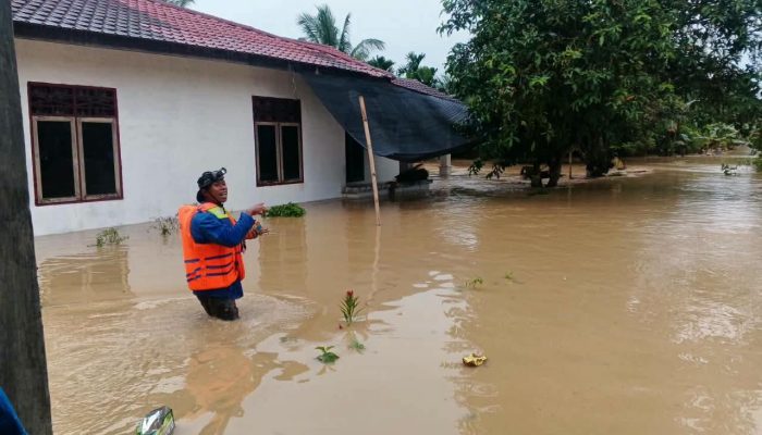 Banjir Rendam Besitang, 719 KK Terdampak, Pemkab Langkat Salurkan Bantuan dan Layanan Kesehatan