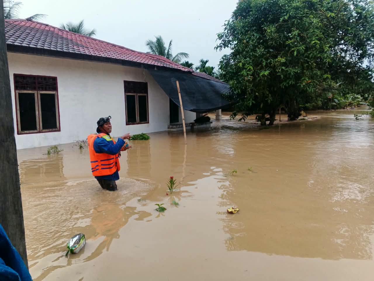 Banjir Rendam Besitang
