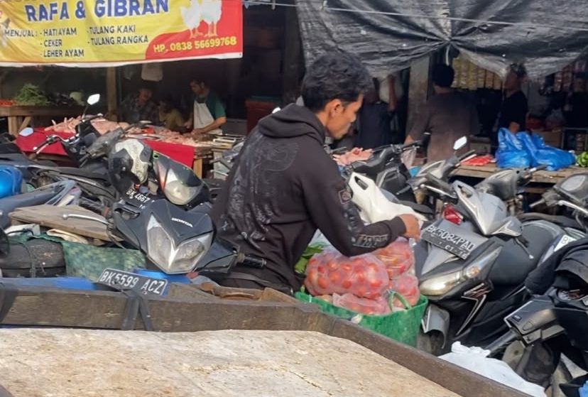 Parkir Pasar Stabat Jadi Sorotan