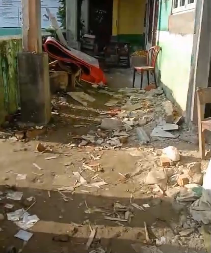 Proyek Rp1,1 Miliar SD Negeri 050751 Pangkalan Brandan Disebut Terhenti Tiga Minggu, Material Berserakan