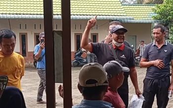 Puluhan Emak-emak Datangi Kantor Desa Perkubuan Langkat, Tuntut PT EMP Perbaiki Jalan dan Rumah Warga