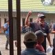 Puluhan Emak-emak Datangi Kantor Desa Perkubuan Langkat, Tuntut PT EMP Perbaiki Jalan dan Rumah Warga