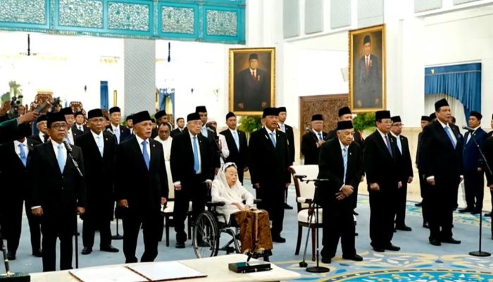 Rocky Gerung Masuk Jajaran Wantimpres, Prabowo Lantik 26 Anggota di Istana