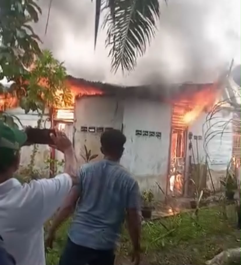 Rumah Pensiunan PNS di Babalan Ludes Terbakar
