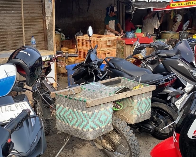 Tarif Parkir Along-Along Rp5.000 di Pasar Baru Stabat