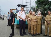 Tinjau Perbaikan Jalan Secanggang, Tiorita Dorong Akses Transportasi dan Ekonomi Warga